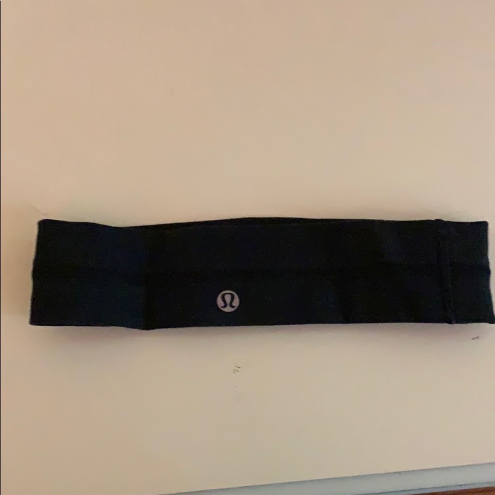 Black lululemon headband